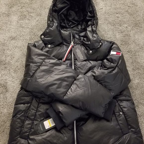 Tommy Hilfiger - Picture 2 of 2